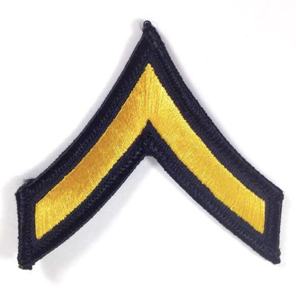 4 US Army Rank Patches Private Enlisted E-2 Chevron Military Badge Black Gold - Picture 2 of 3
